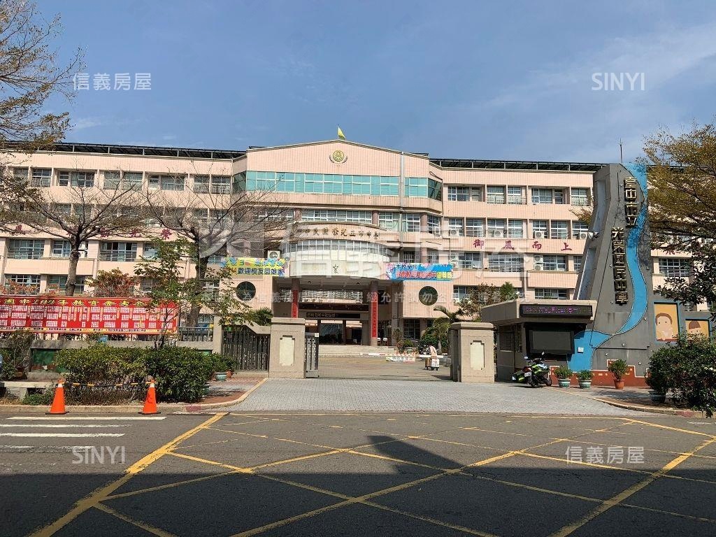 近仁愛醫院大地坪臨路透天房屋室內格局與周邊環境