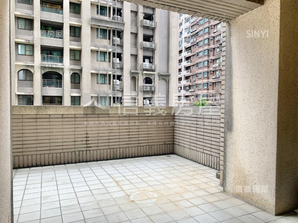 優質交響樂露台戶三房車位房屋室內格局與周邊環境