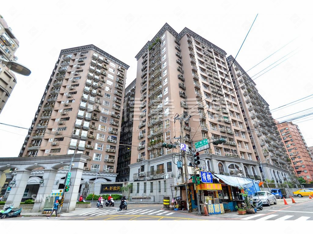 新歐洲稀有高樓２房車位房屋室內格局與周邊環境