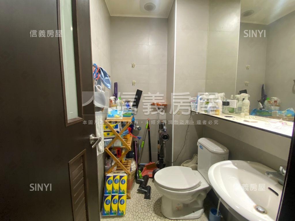 北區原子街１５間房的透天房屋室內格局與周邊環境