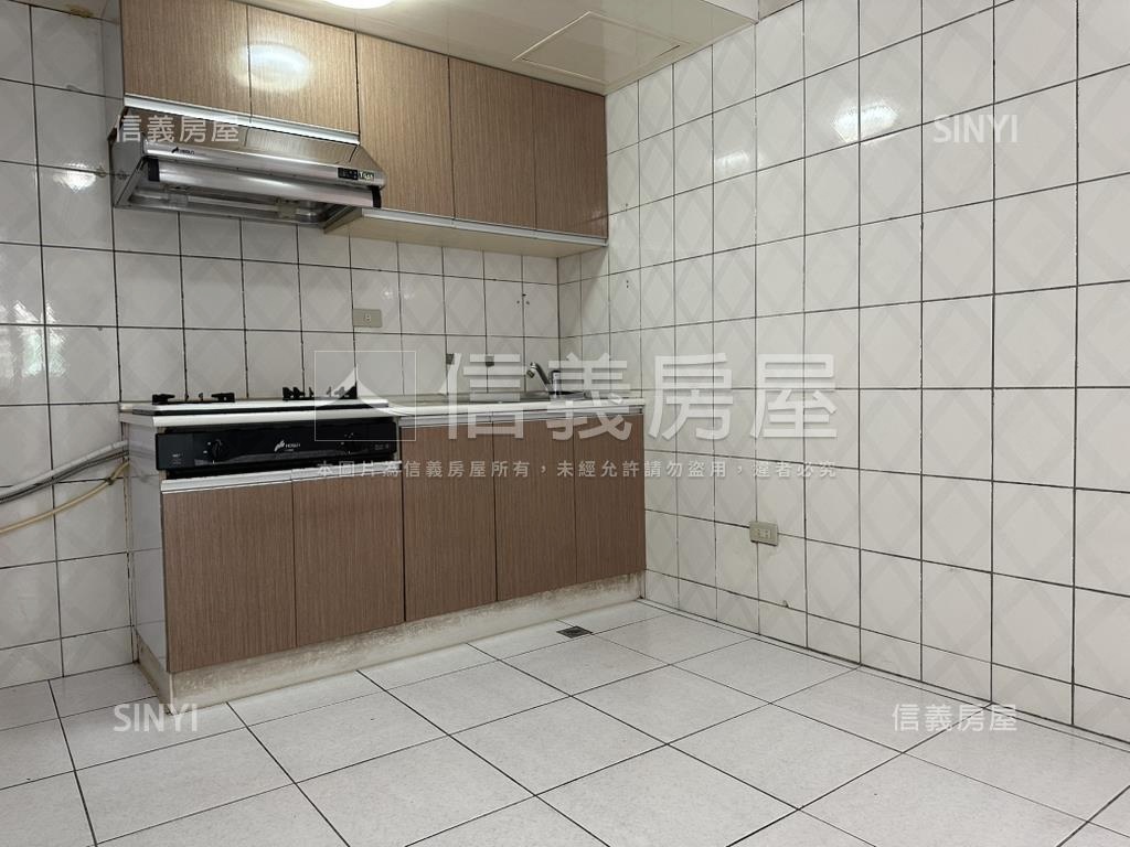 捷徑電梯邊間兩房房屋室內格局與周邊環境