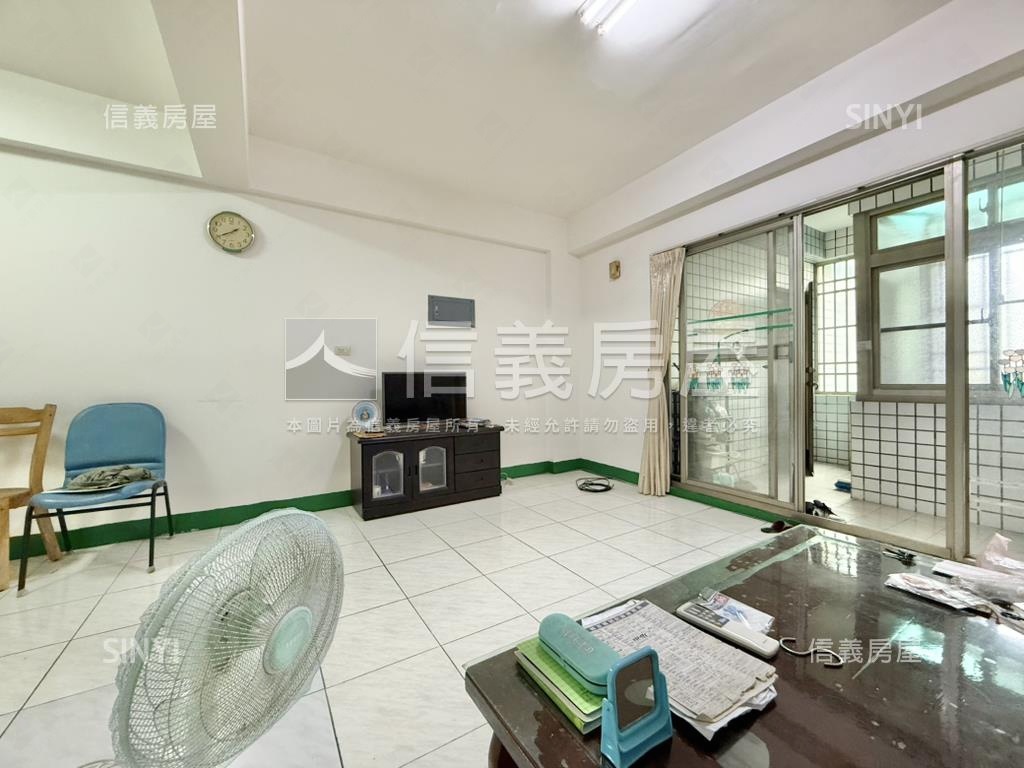 近新光三越超值美兩房房屋室內格局與周邊環境