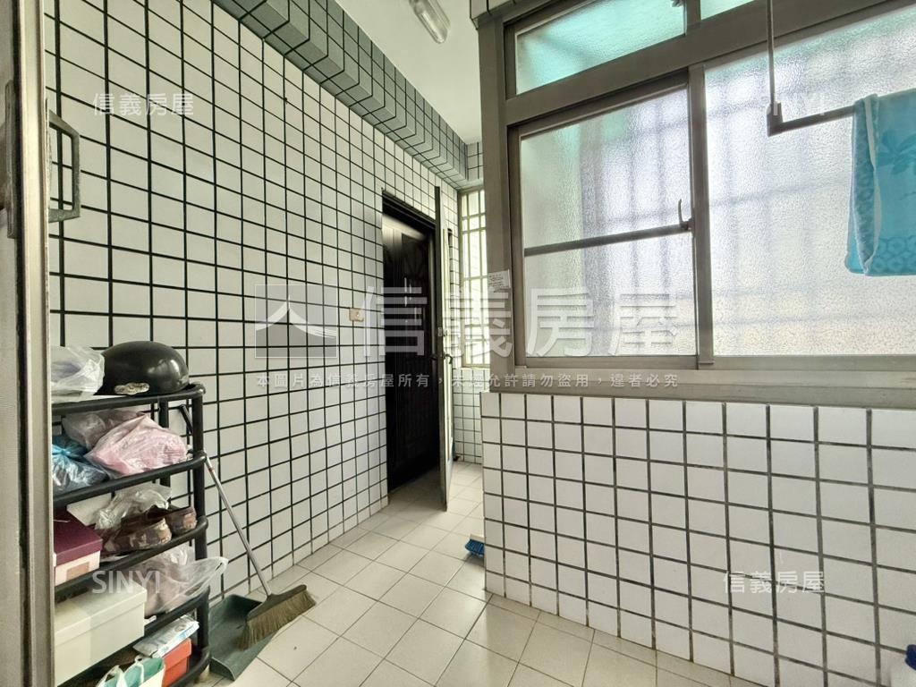 近新光三越超值美兩房房屋室內格局與周邊環境