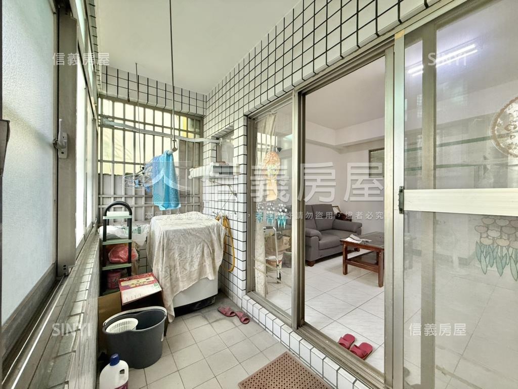 近新光三越超值美兩房房屋室內格局與周邊環境