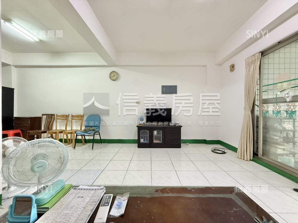 近新光三越超值美兩房房屋室內格局與周邊環境