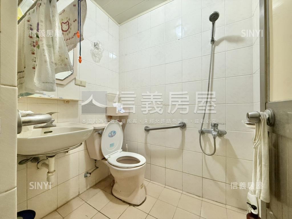 近新光三越超值美兩房房屋室內格局與周邊環境