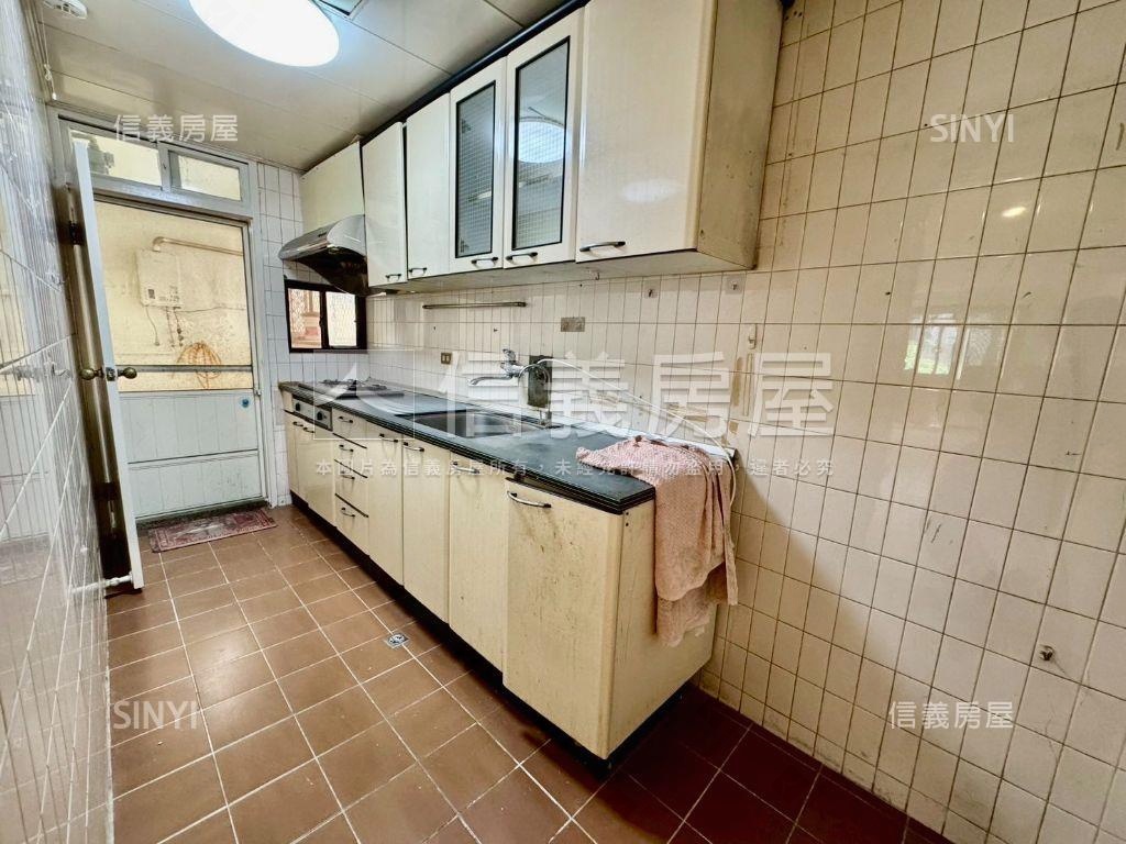 西松高中旁邊間雅居房屋室內格局與周邊環境
