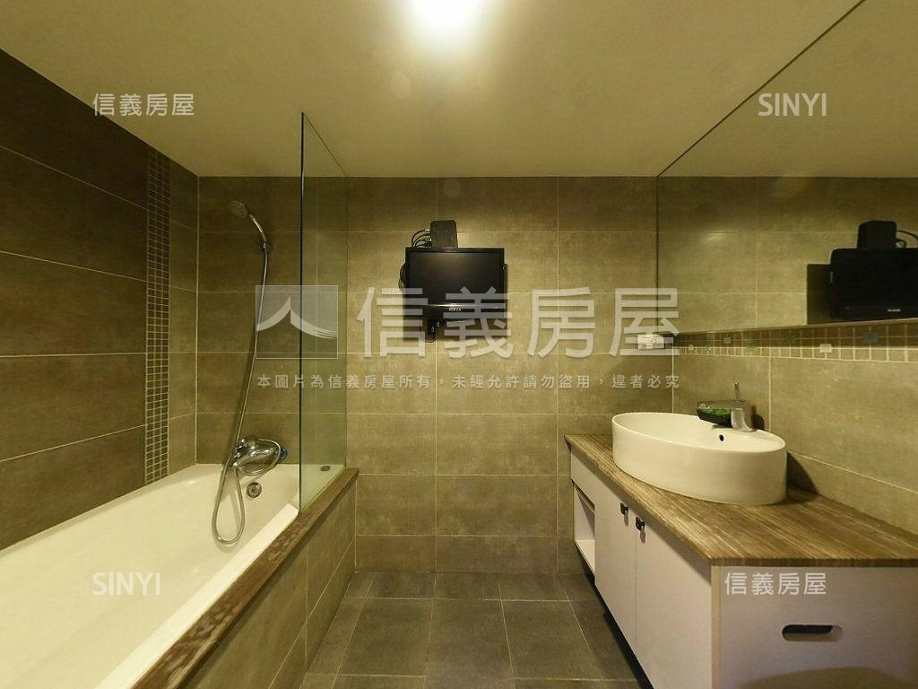 稀有華固ＭＯＭＡ挑高豪邸房屋室內格局與周邊環境