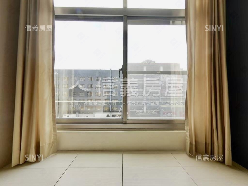 稀有華固ＭＯＭＡ挑高豪邸房屋室內格局與周邊環境