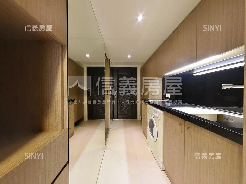 稀有華固ＭＯＭＡ挑高豪邸房屋室內格局與周邊環境