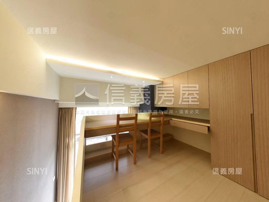 稀有華固ＭＯＭＡ挑高豪邸房屋室內格局與周邊環境