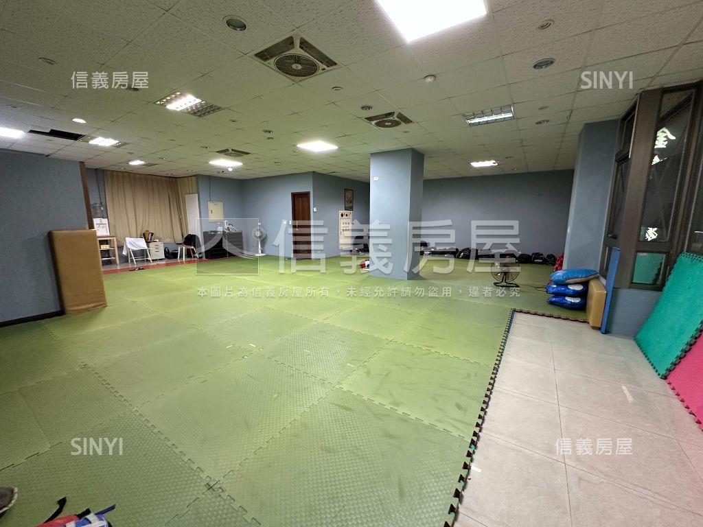 依莎城堡・門面典藏金店面房屋室內格局與周邊環境