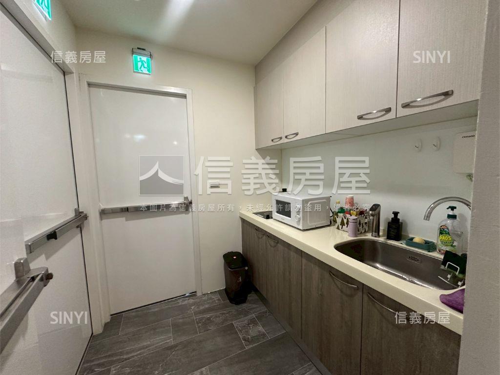 士林大南路辦公八樓房屋室內格局與周邊環境