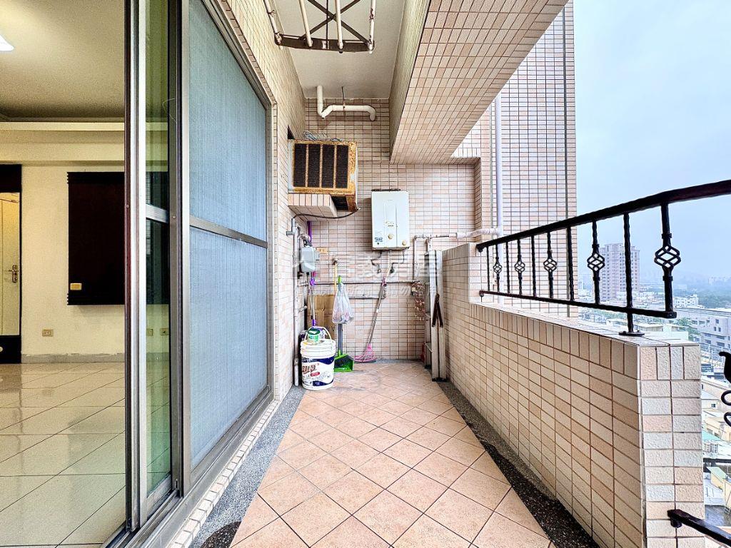 大匠之峰高鐵樞紐附車位房屋室內格局與周邊環境