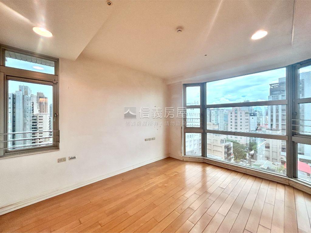 仁愛中南海頂樓大戶房屋室內格局與周邊環境