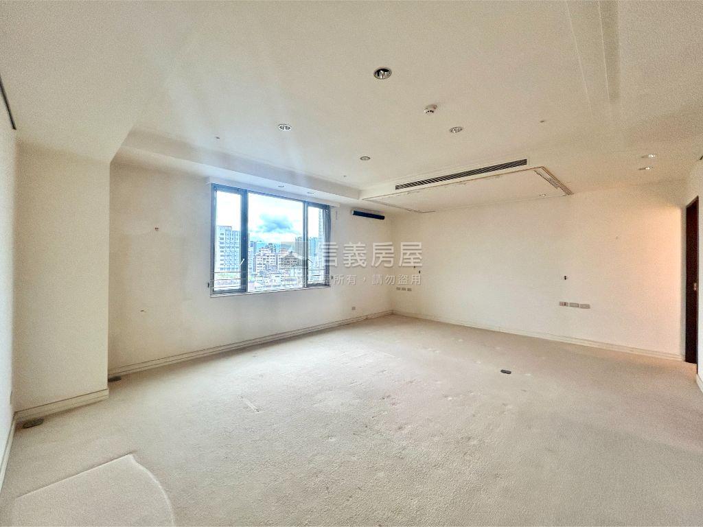 仁愛中南海頂樓大戶房屋室內格局與周邊環境