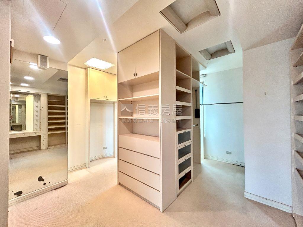 仁愛中南海頂樓大戶房屋室內格局與周邊環境