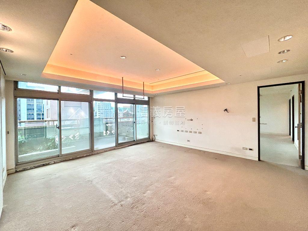 仁愛中南海頂樓大戶房屋室內格局與周邊環境