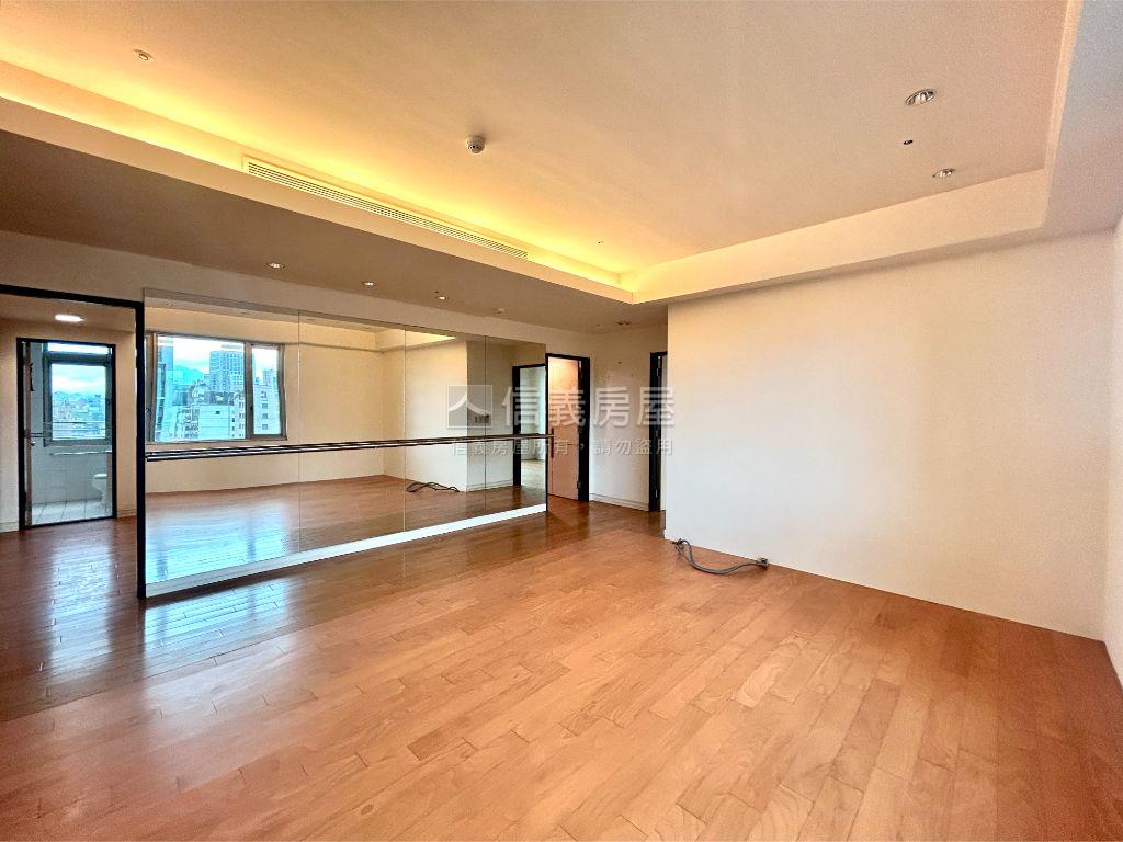 仁愛中南海頂樓大戶房屋室內格局與周邊環境