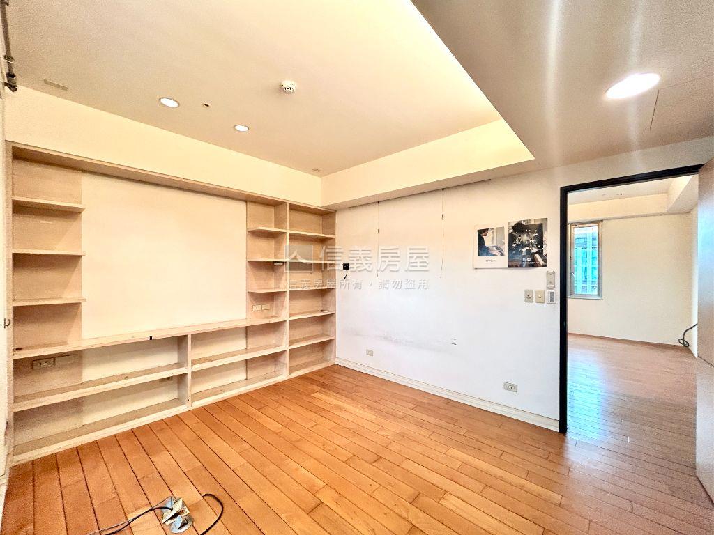 仁愛中南海頂樓大戶房屋室內格局與周邊環境