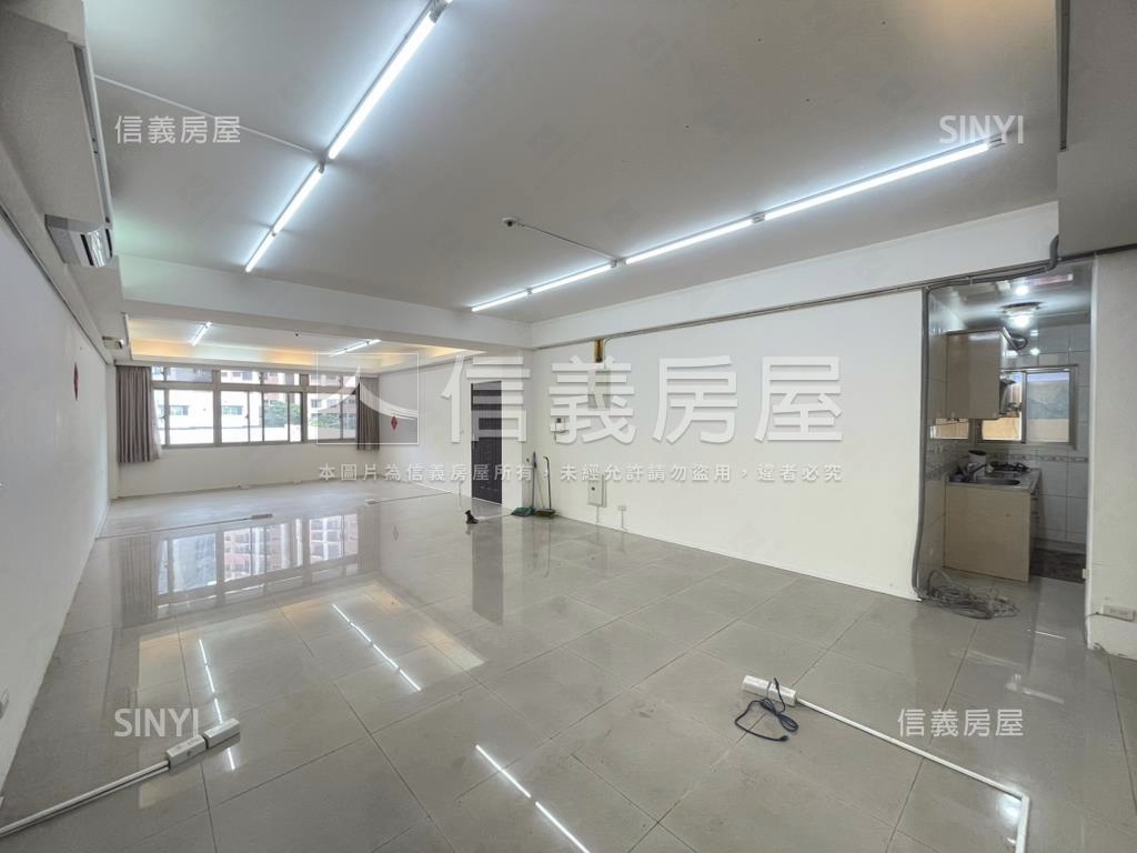 電梯三房好規劃機能佳房屋室內格局與周邊環境