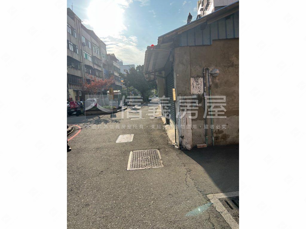 民族角間庭院透天房屋室內格局與周邊環境