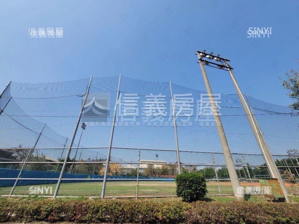 民族角間庭院透天房屋室內格局與周邊環境