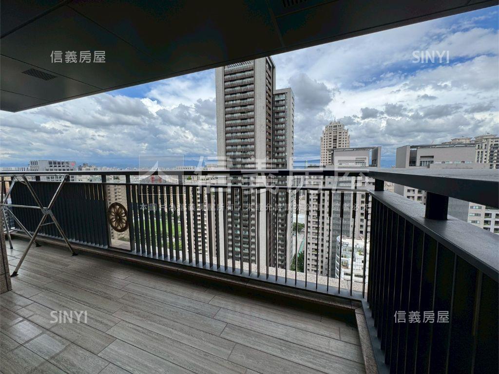 七期國泰層峰｜高樓三車位房屋室內格局與周邊環境