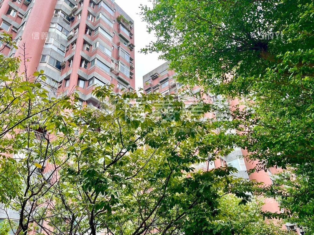 綠蔭三房看１０１有車位房屋室內格局與周邊環境