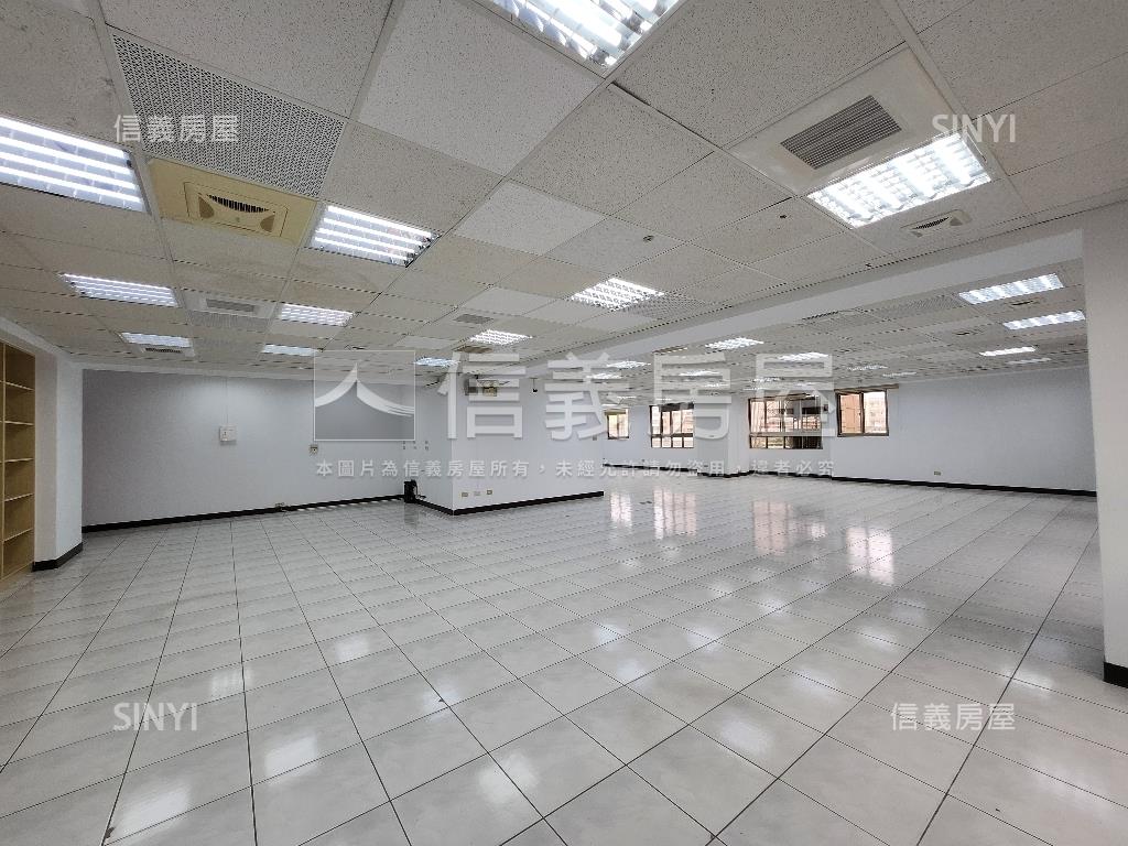 經國路台北捷豹百坪商辦房屋室內格局與周邊環境