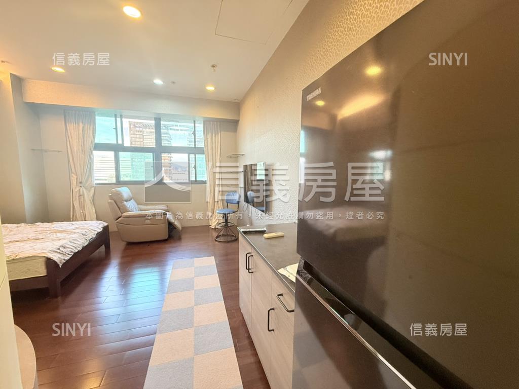 捷運七張西華館景觀大套房房屋室內格局與周邊環境