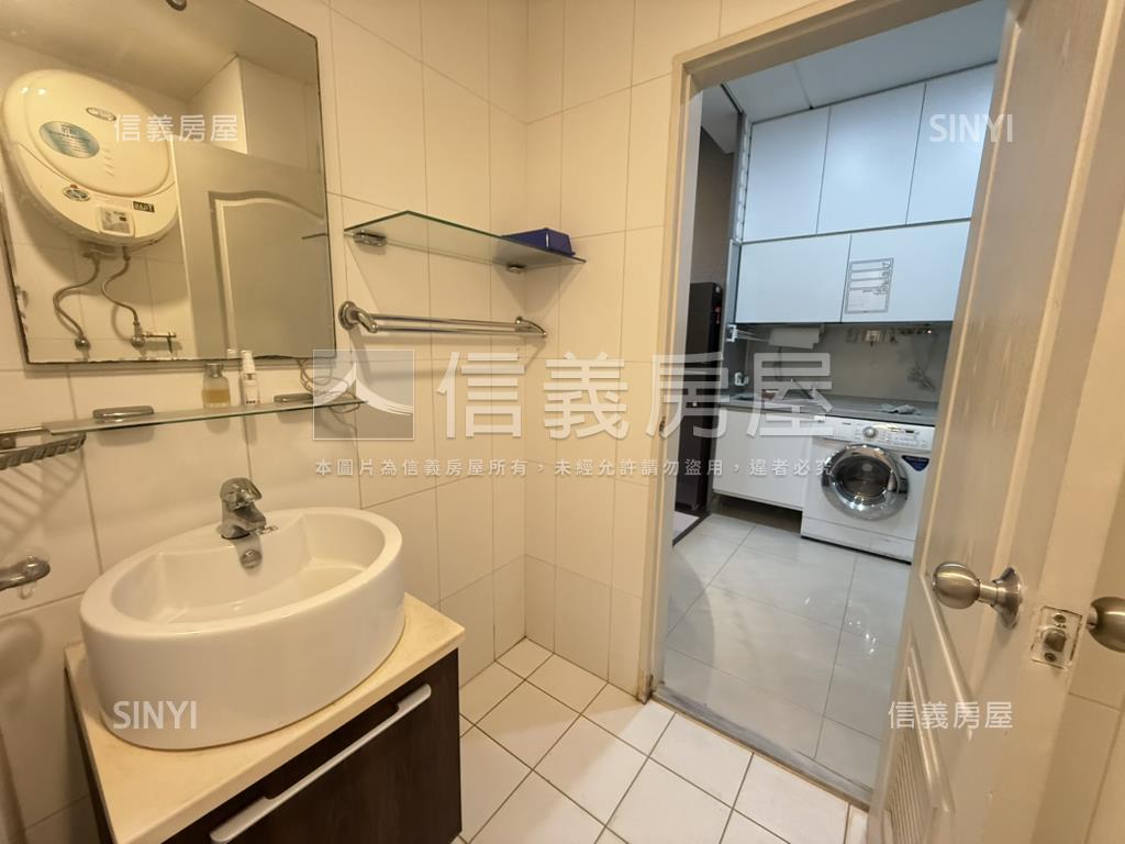 捷運七張西華館景觀大套房房屋室內格局與周邊環境