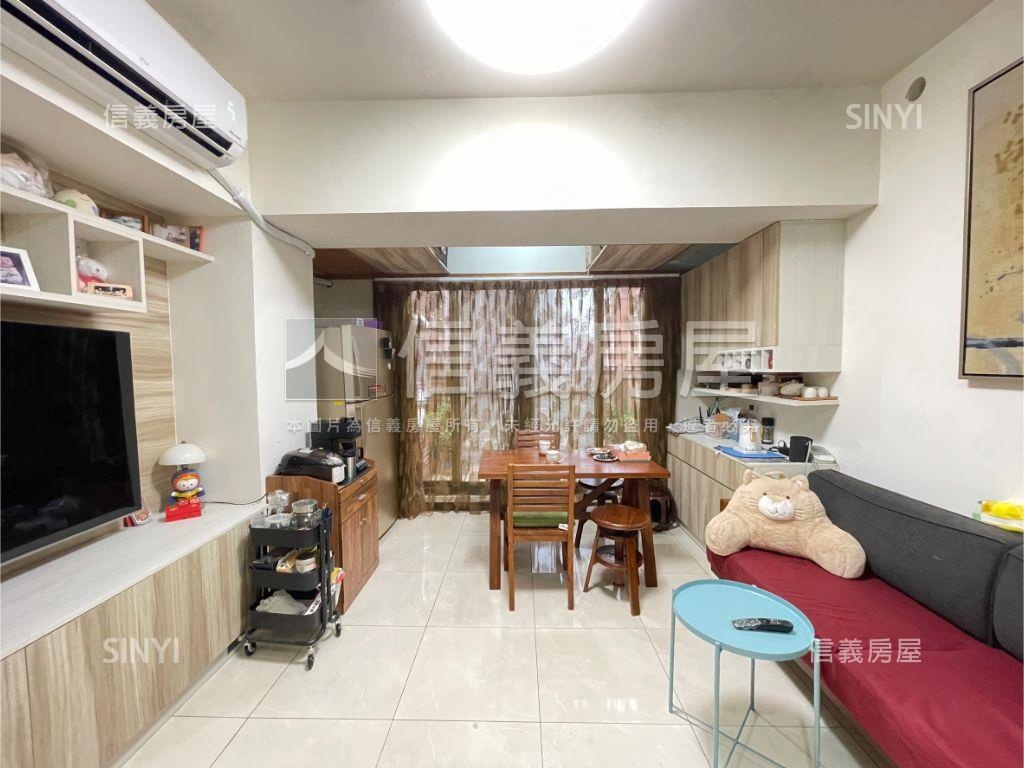 仁愛錄高樓層露台兩房車位房屋室內格局與周邊環境