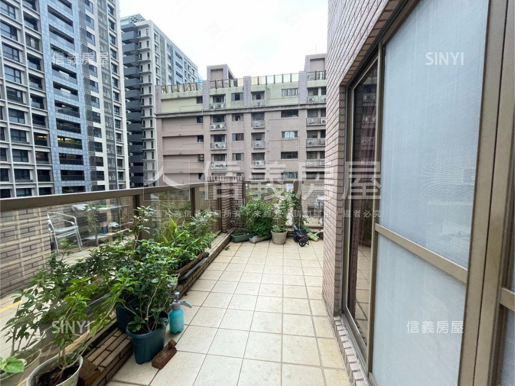 仁愛錄高樓層露台兩房車位房屋室內格局與周邊環境
