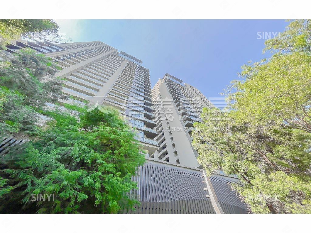 由鉅朝南美視野附三平車位房屋室內格局與周邊環境