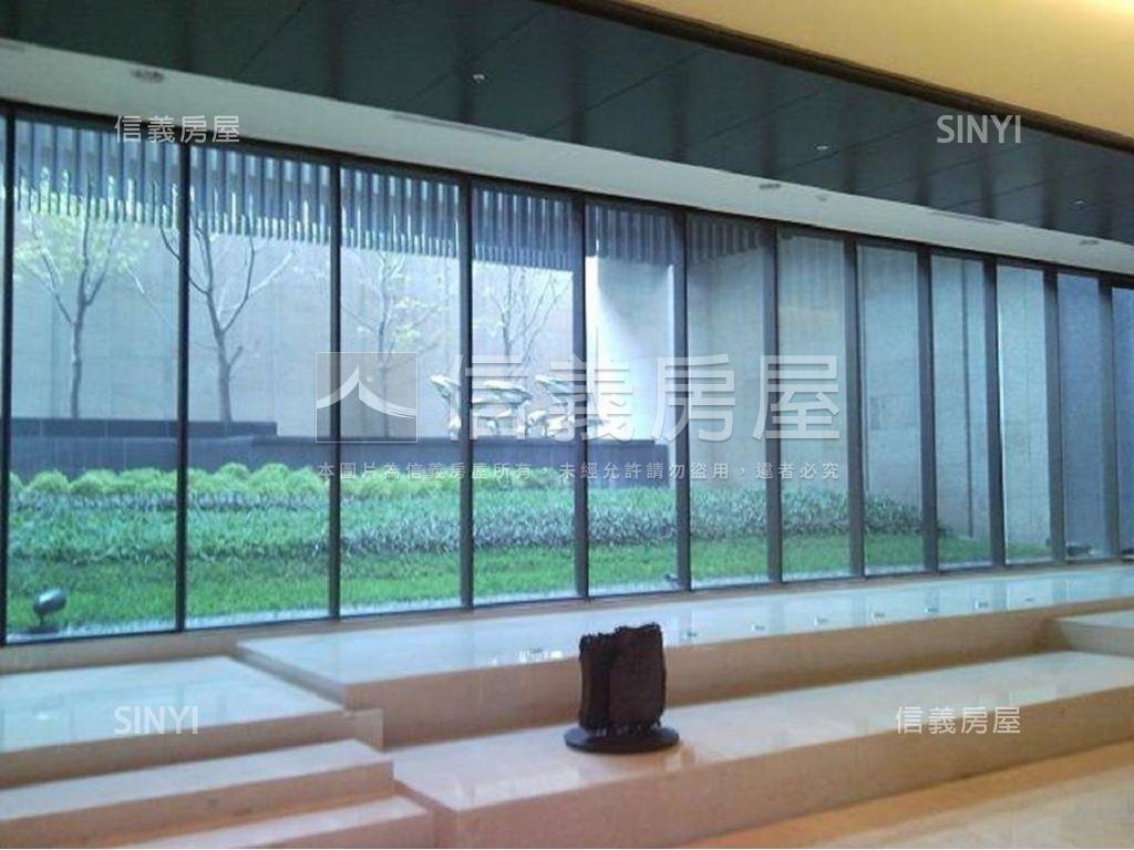 由鉅朝南美視野附三平車位房屋室內格局與周邊環境