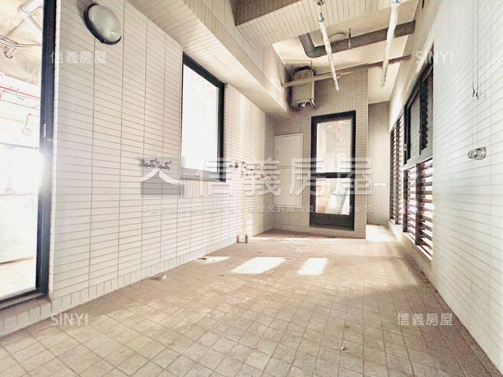 由鉅朝西南美視野三平車位房屋室內格局與周邊環境