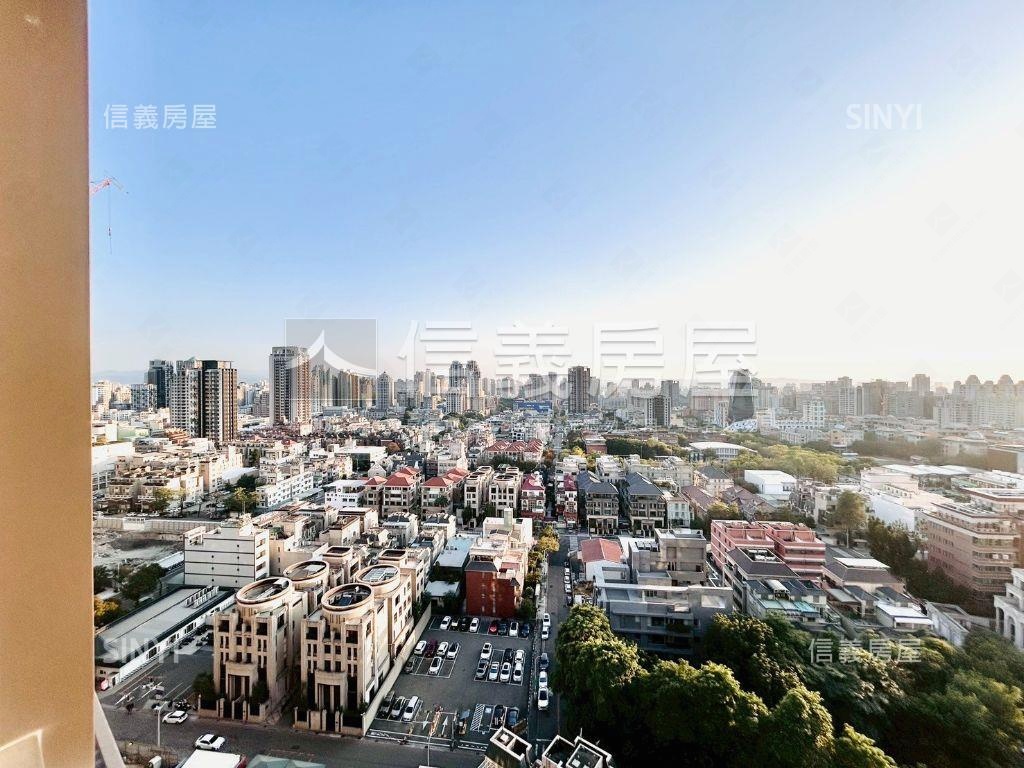 由鉅朝西南美視野三平車位房屋室內格局與周邊環境