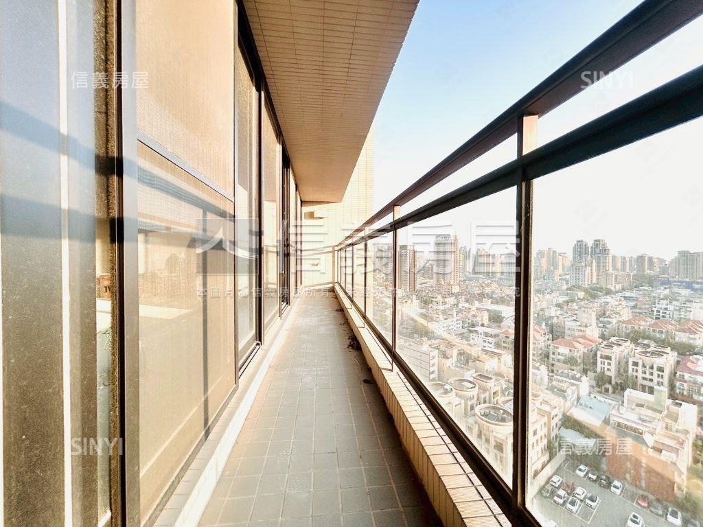 由鉅朝西南美視野三平車位房屋室內格局與周邊環境