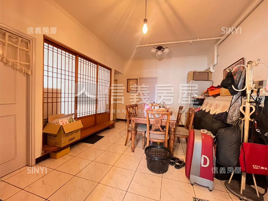 榮富幸福高樓邊間三房車位房屋室內格局與周邊環境
