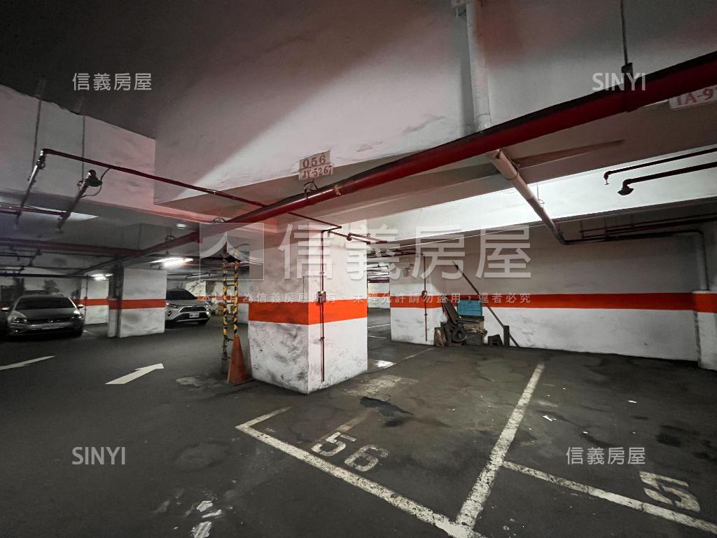 榮富幸福高樓邊間三房車位房屋室內格局與周邊環境