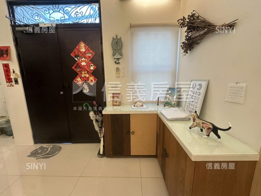近成大愛貓風透天房屋室內格局與周邊環境