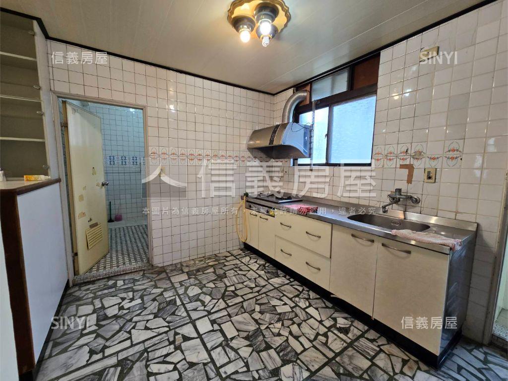 稀有土地持有２２坪大公寓房屋室內格局與周邊環境