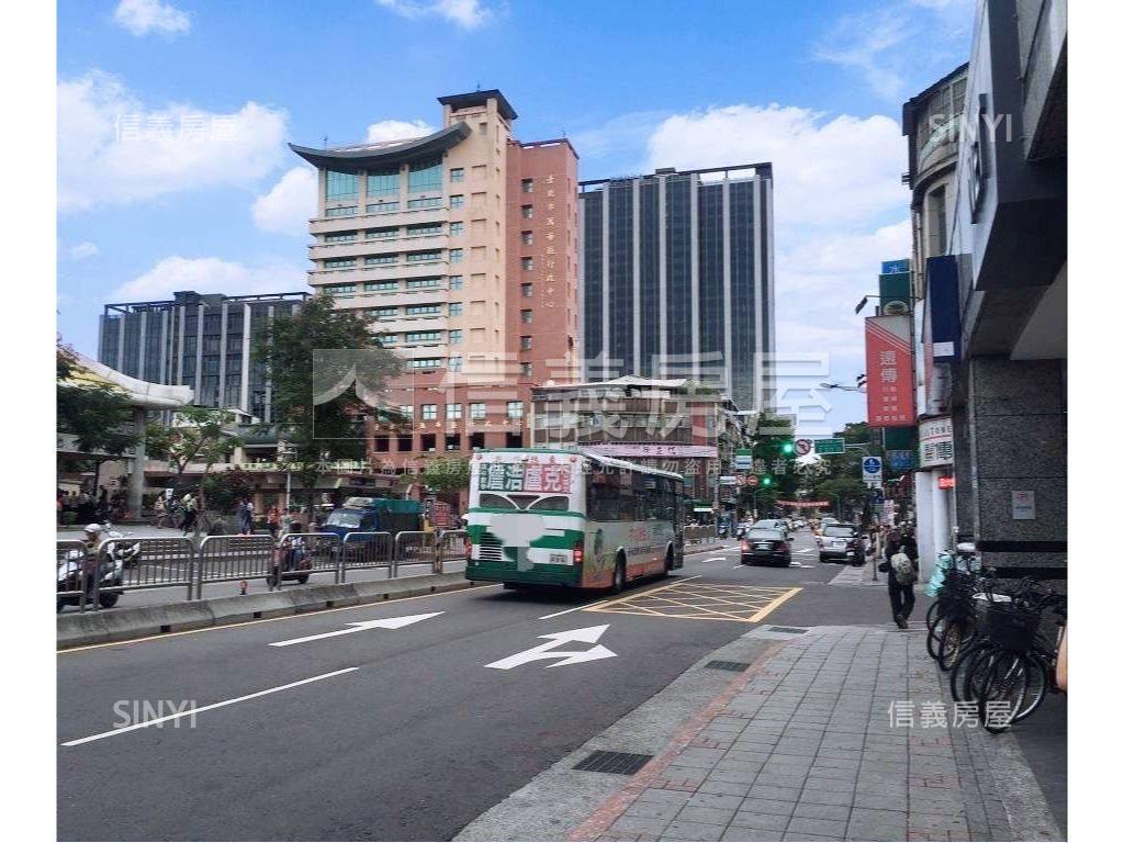 精美冠德三房帶車位房屋室內格局與周邊環境