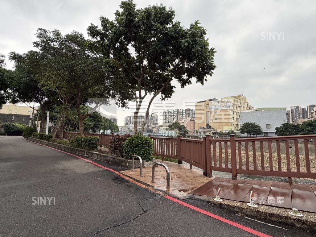 中山南路邊金店面房屋室內格局與周邊環境