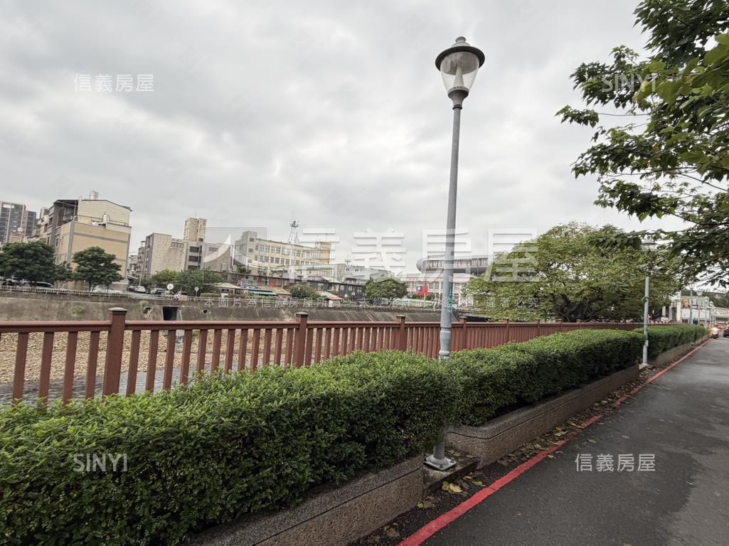 中山南路邊金店面房屋室內格局與周邊環境