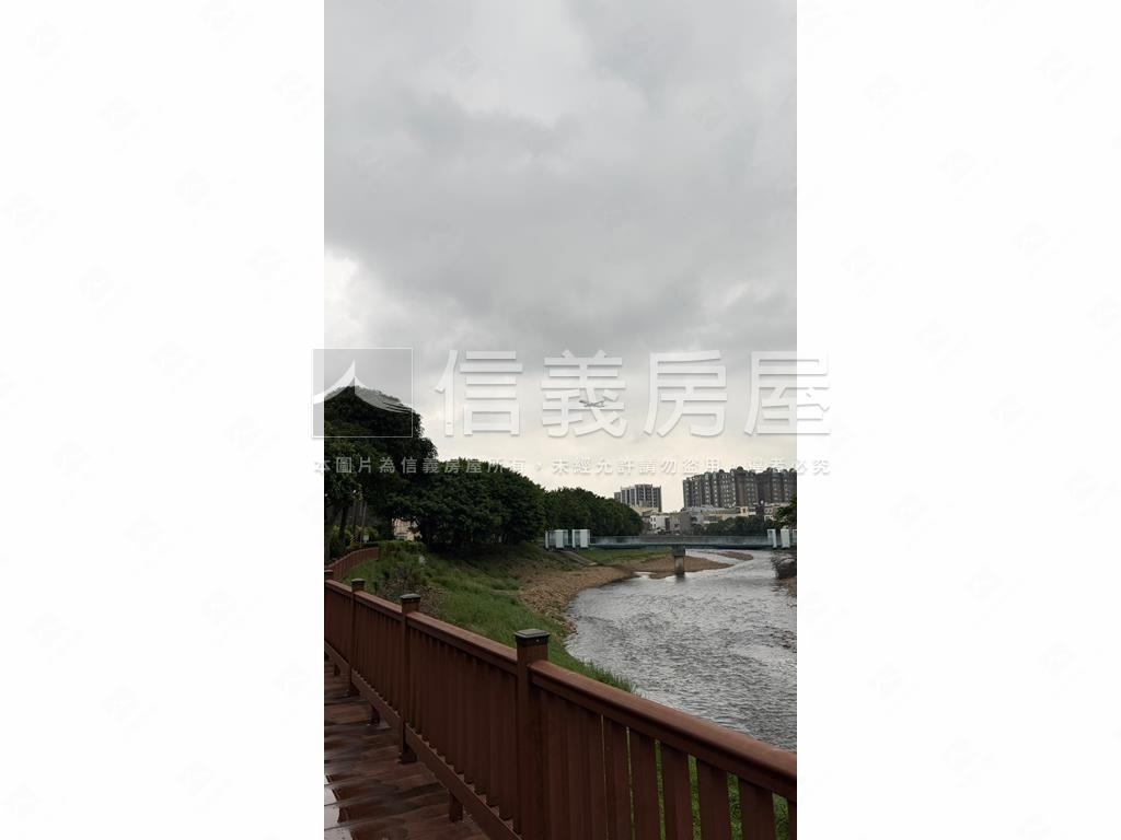 中山南路邊金店面房屋室內格局與周邊環境