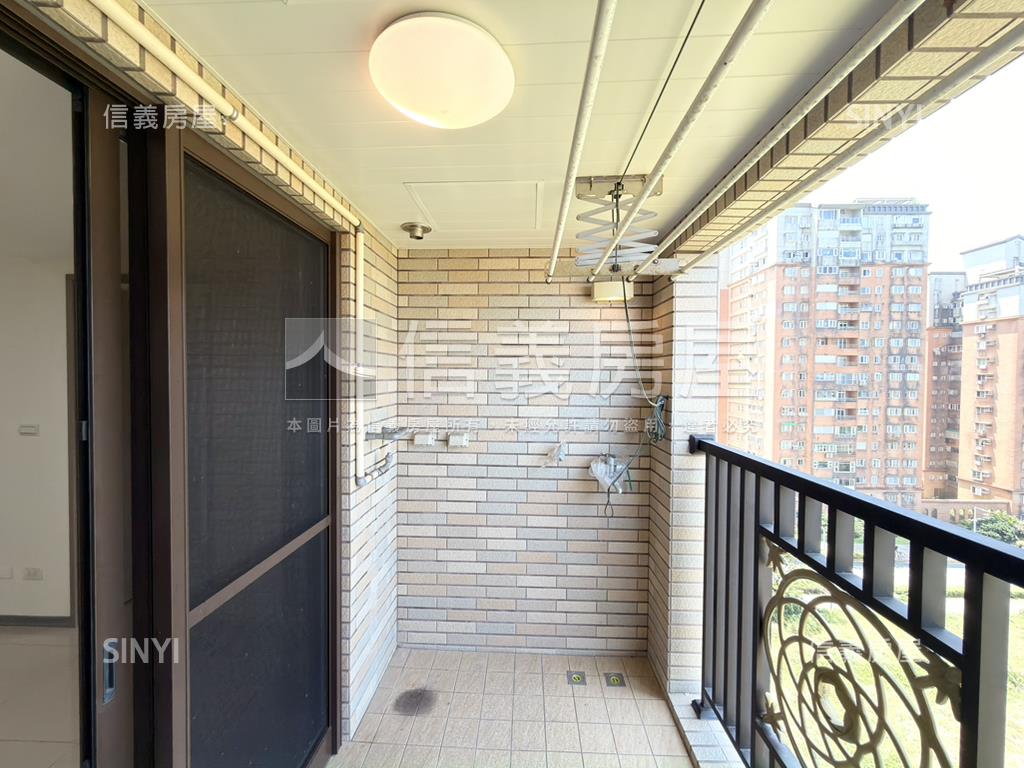 名軒海樂地大兩房坡平車位房屋室內格局與周邊環境