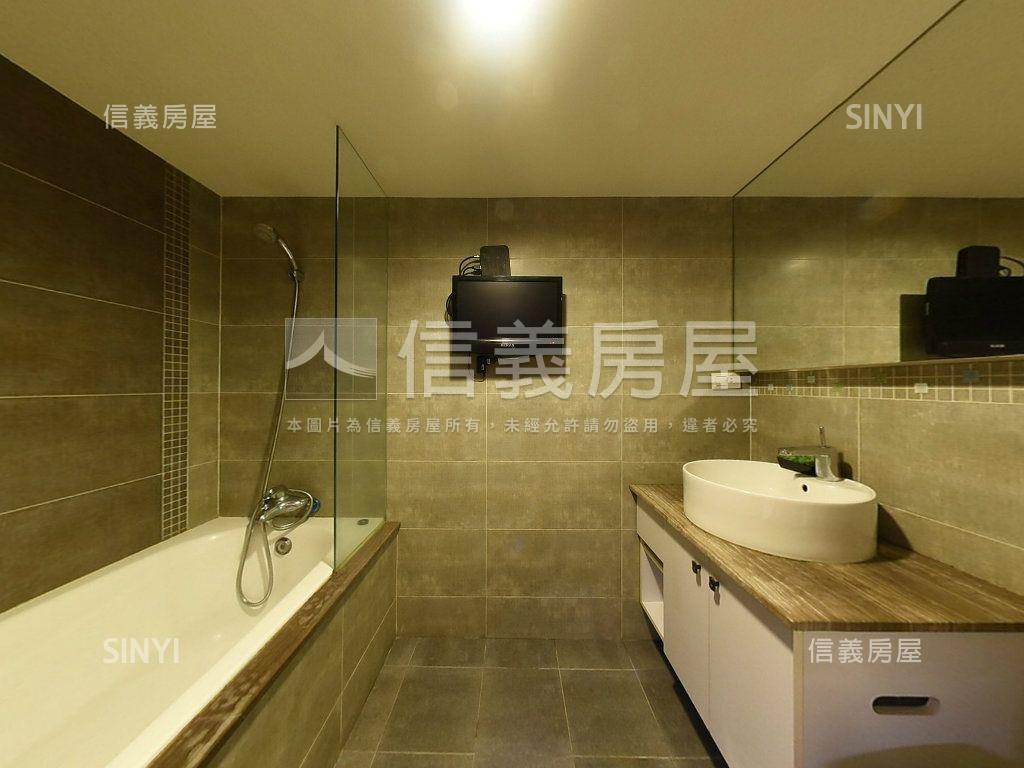 ＭＯＭＡ無車位挑高小豪邸房屋室內格局與周邊環境