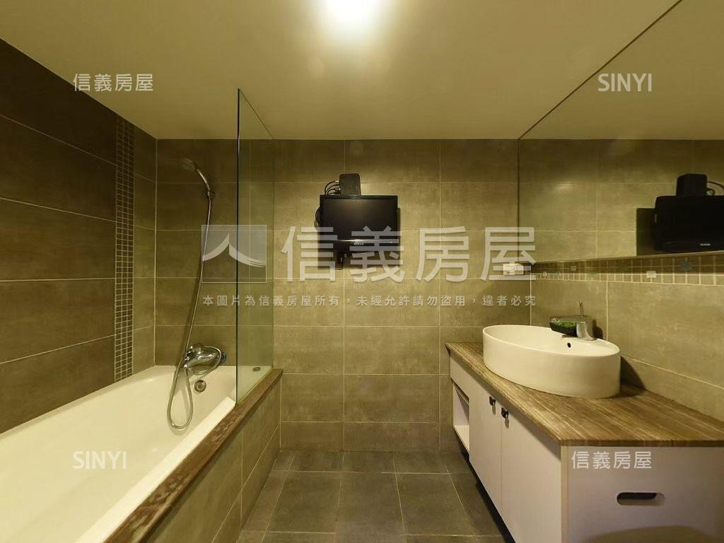 ＭＯＭＡ無車位挑高小豪邸房屋室內格局與周邊環境